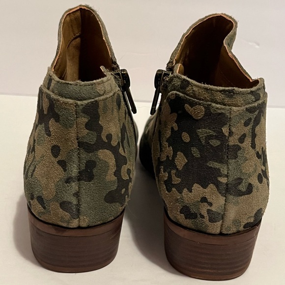 Lucky Brand Barstyn Olive Camo Booties - Picture 5 of 16